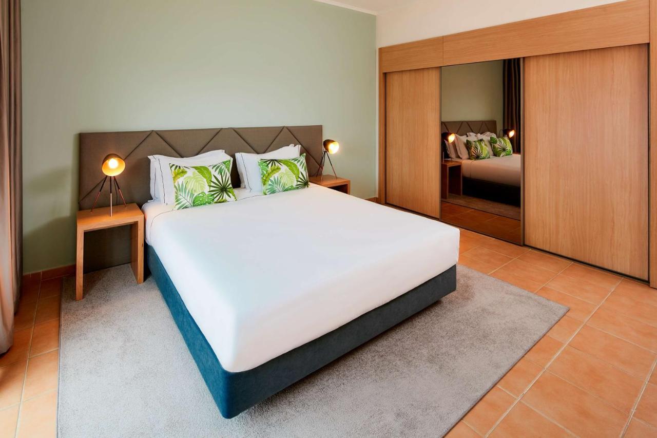 Nh Marina Portimao Resort Bagian luar foto