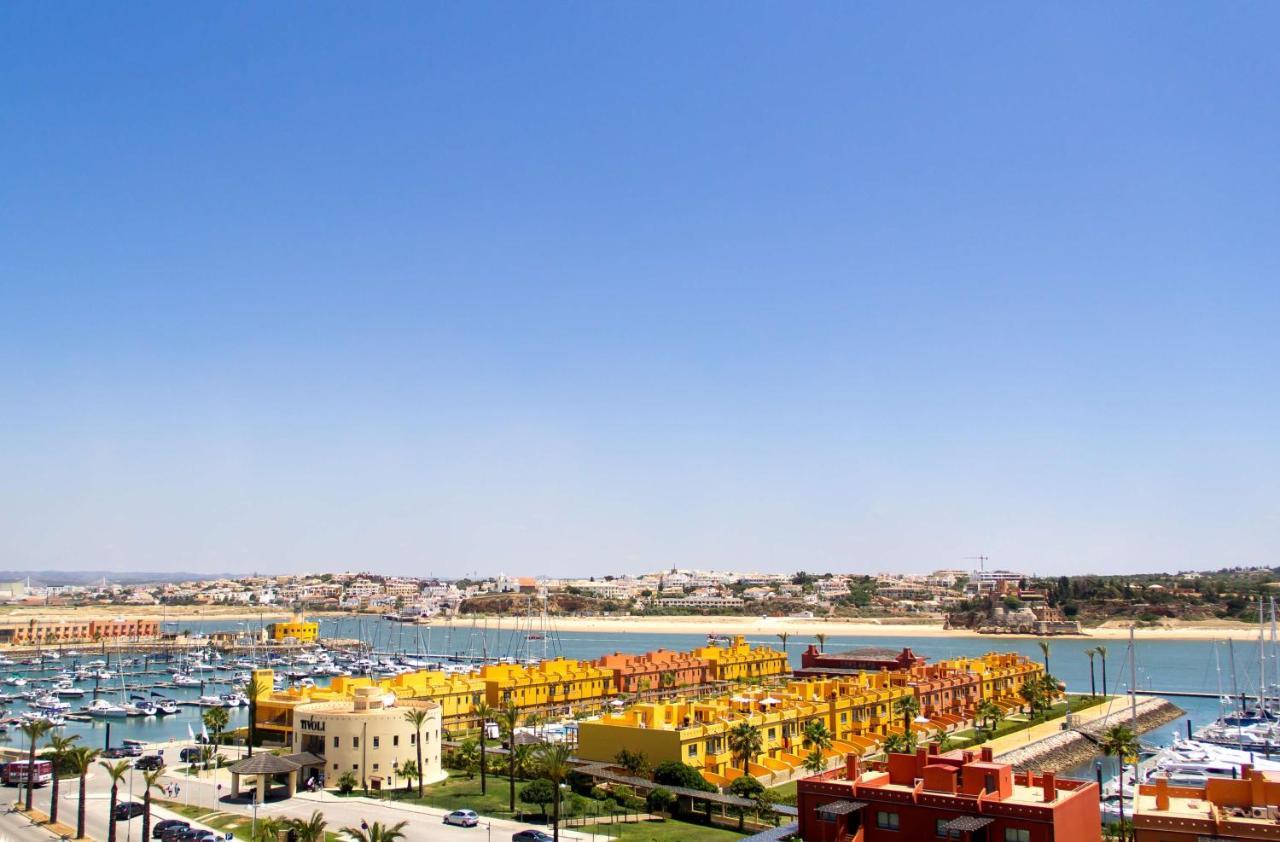 Nh Marina Portimao Resort Bagian luar foto