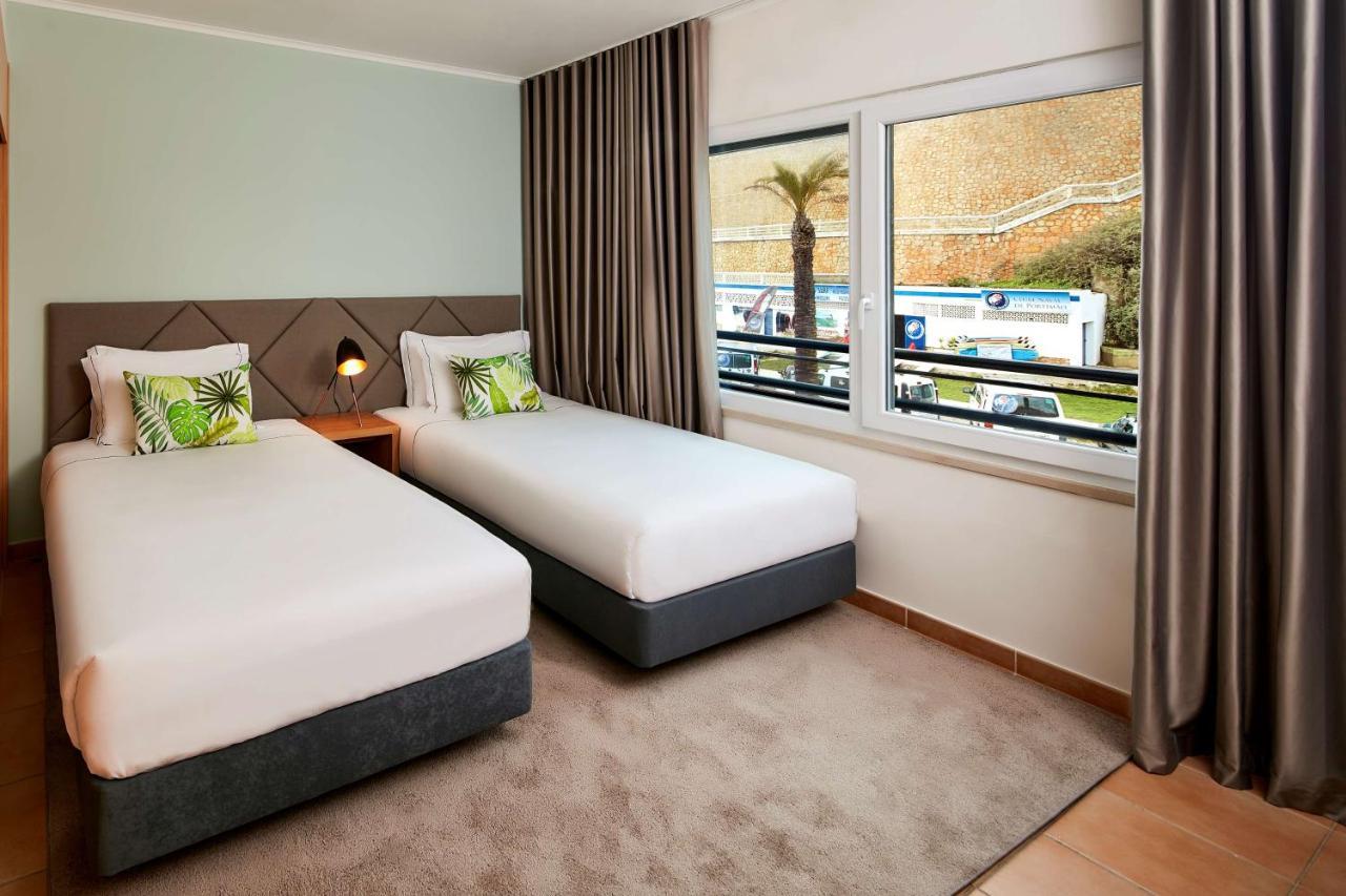 Nh Marina Portimao Resort Bagian luar foto