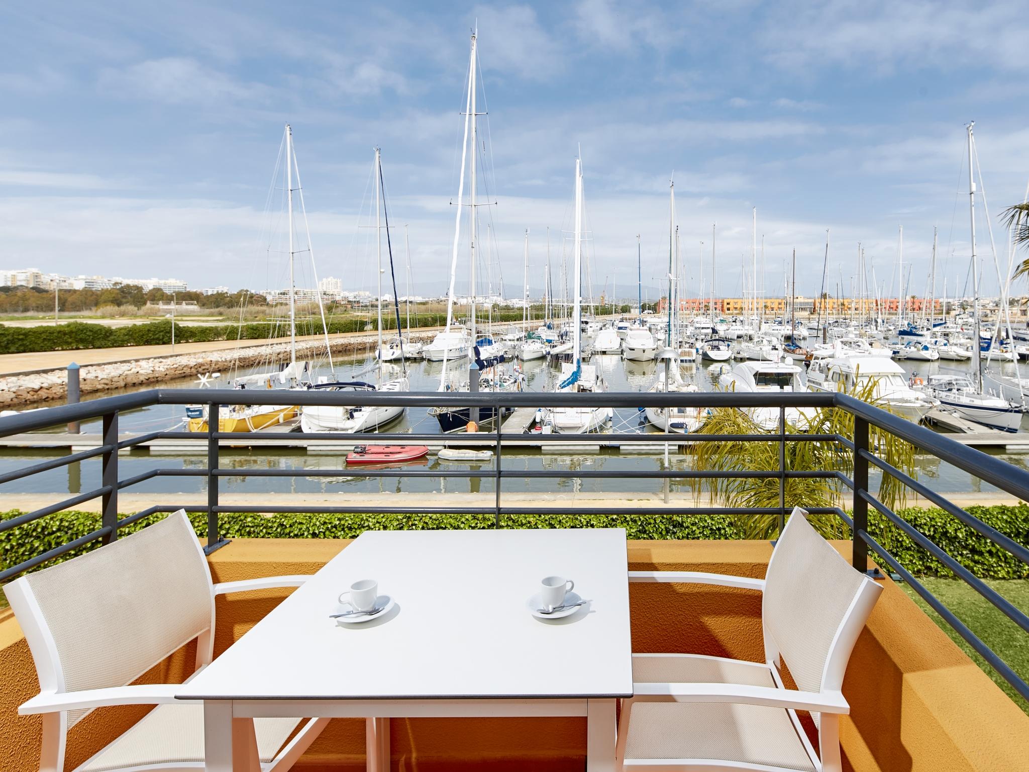 Nh Marina Portimao Resort Bagian luar foto