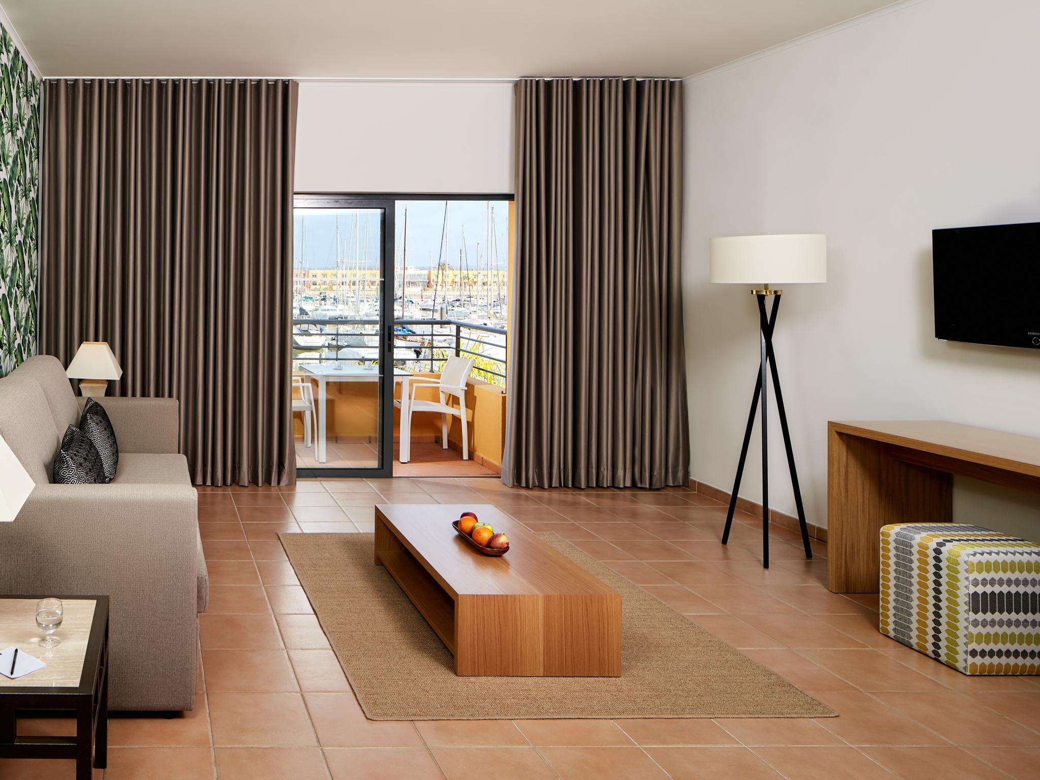 Nh Marina Portimao Resort Bagian luar foto