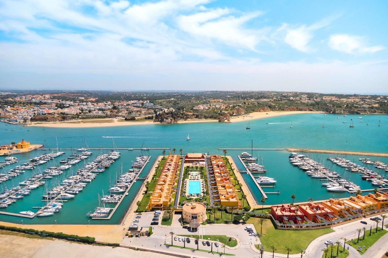 Nh Marina Portimao Resort Bagian luar foto