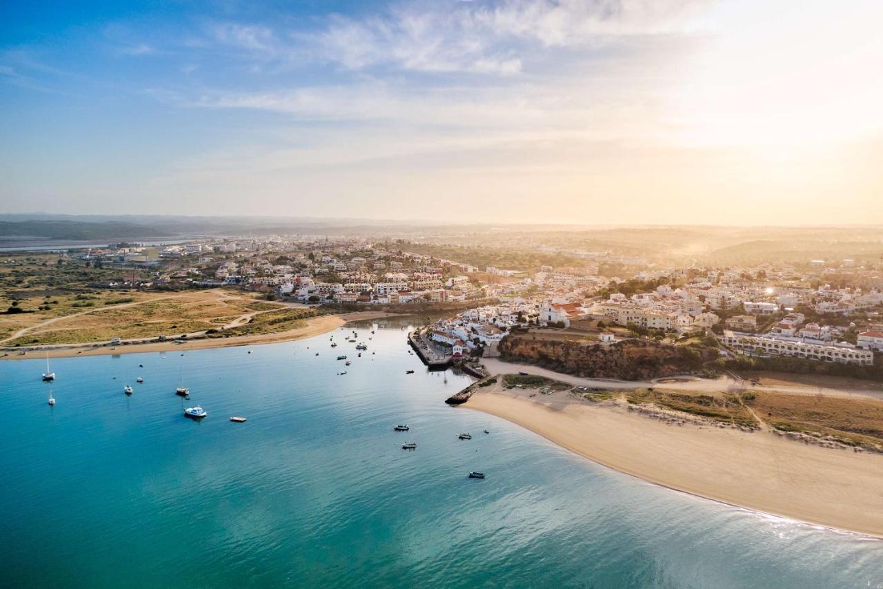 Nh Marina Portimao Resort Bagian luar foto