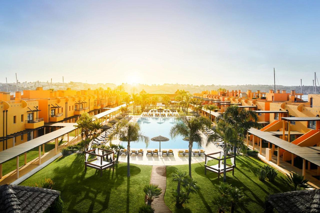 Nh Marina Portimao Resort Bagian luar foto