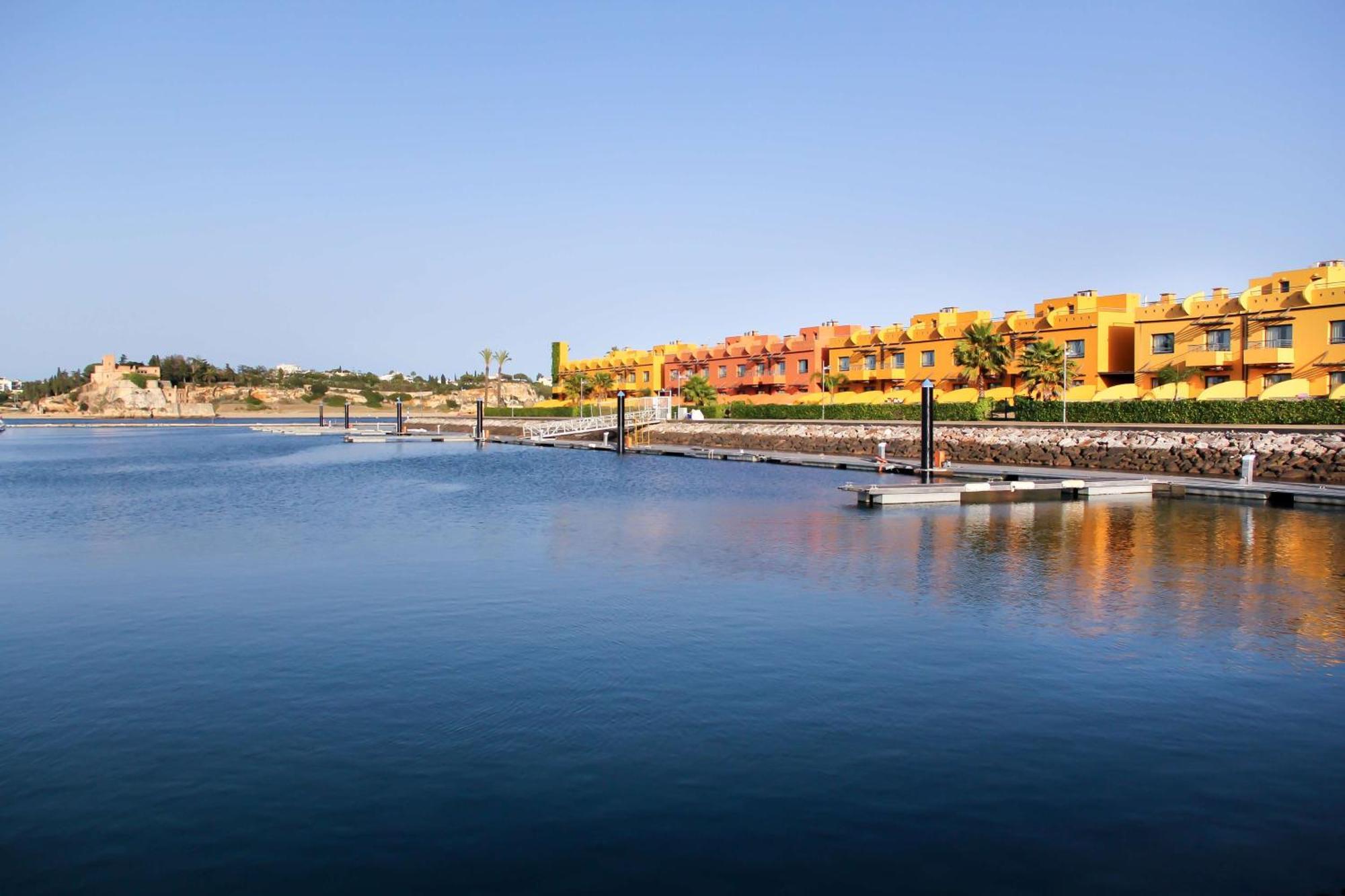 Nh Marina Portimao Resort Bagian luar foto