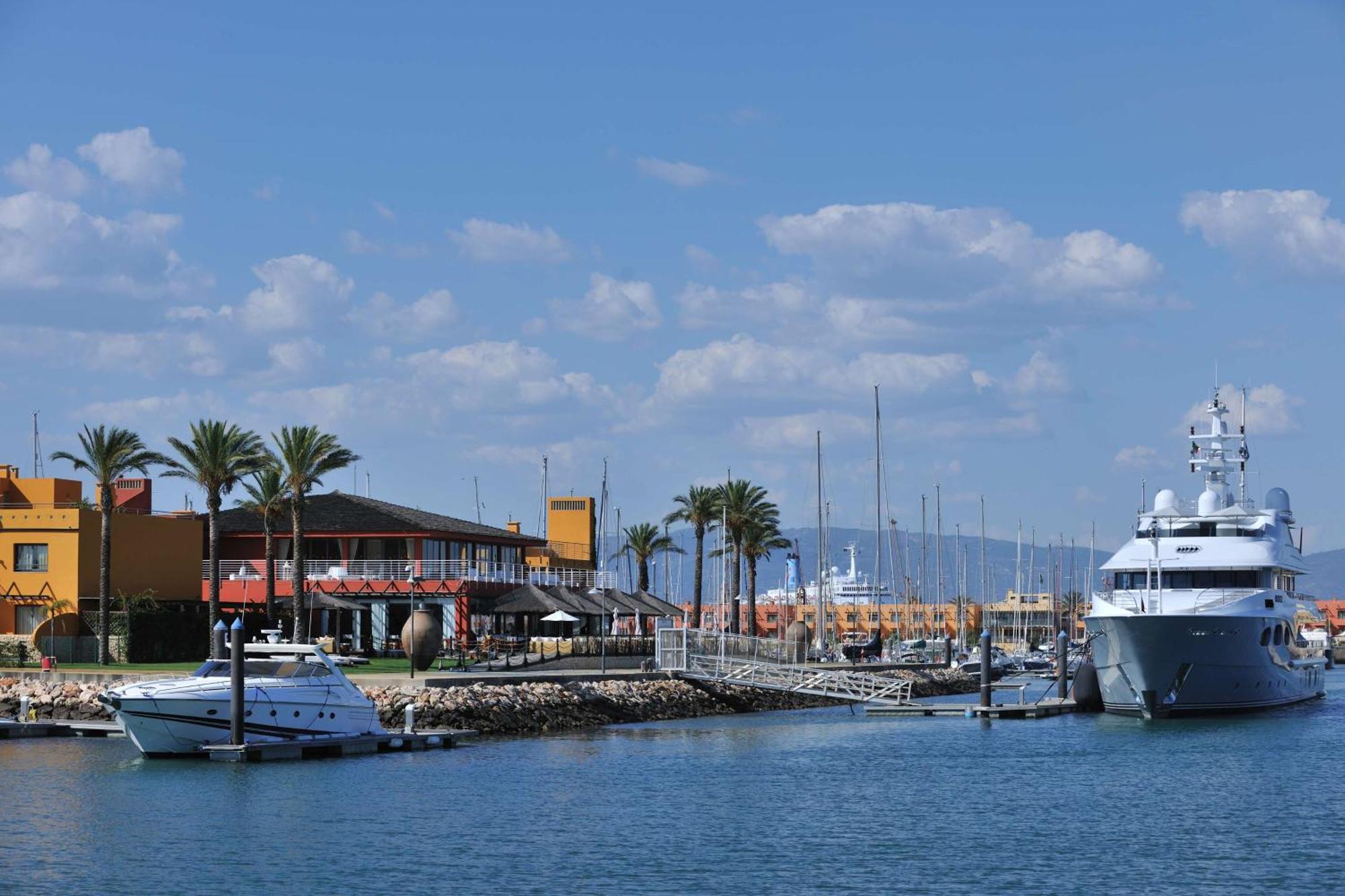 Nh Marina Portimao Resort Bagian luar foto